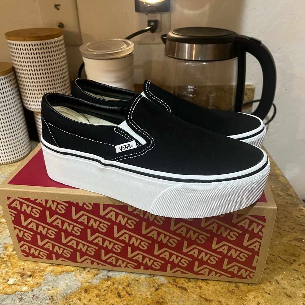 Vans slip on platform size 7.5 NWT - image 1